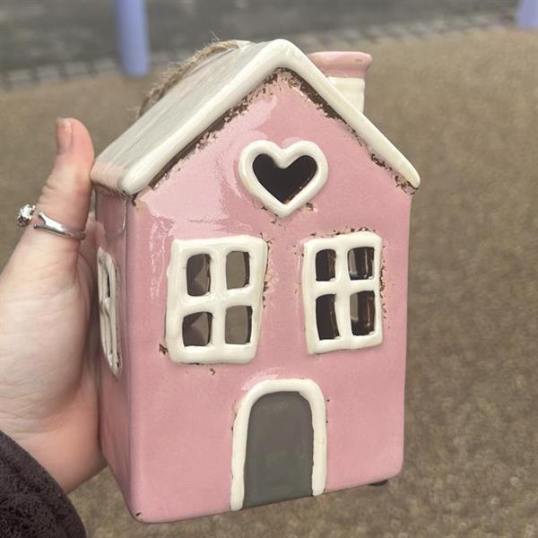 Pink heart house tea light